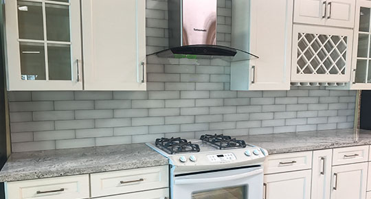 Milzen Cabinetry > Products > Door Style Guide > Holis White